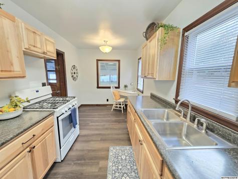 635 10th NE Mason City IA 50401