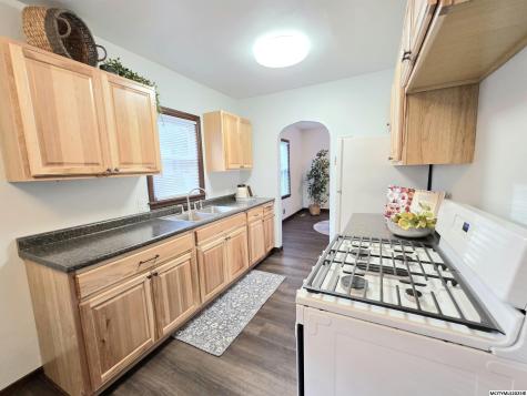 635 10th NE Mason City IA 50401