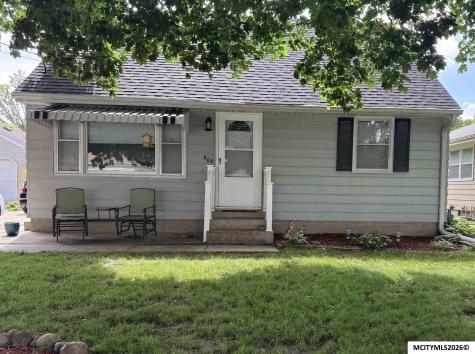 908 S Virginia Mason City IA 50401