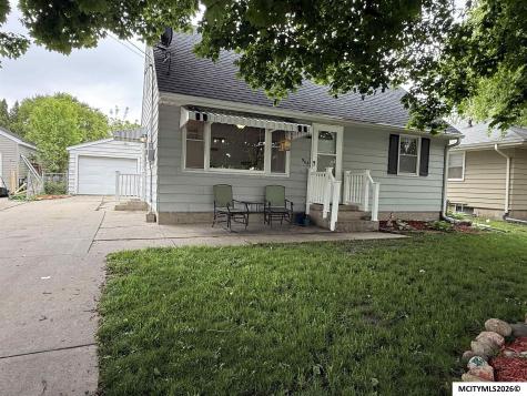 908 S Virginia Mason City IA 50401