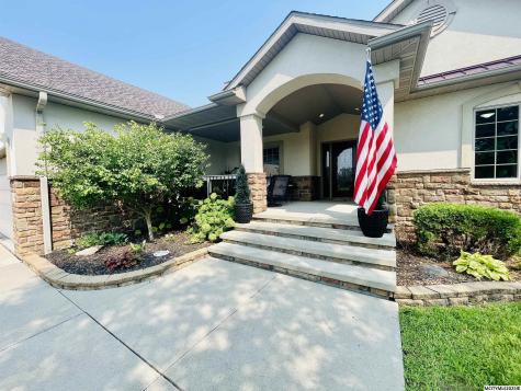 2348 Calloway Court Mason City IA 50401