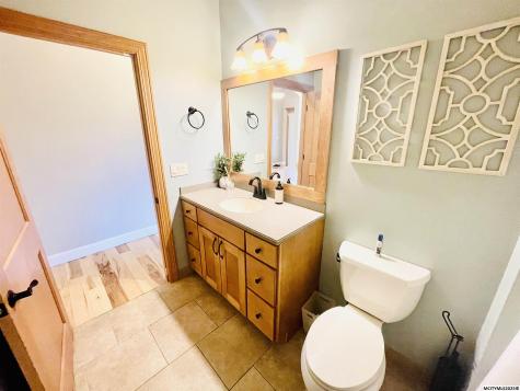 2348 Calloway Court Mason City IA 50401