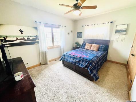 2348 Calloway Court Mason City IA 50401