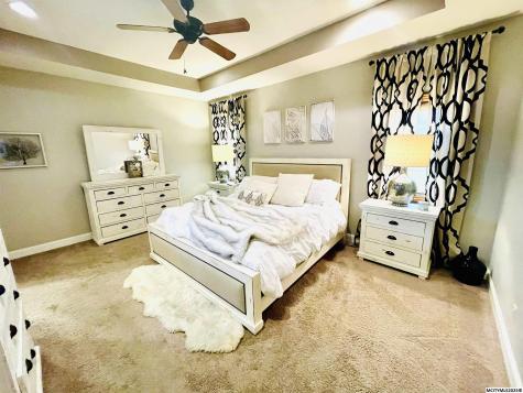 2348 Calloway Court Mason City IA 50401