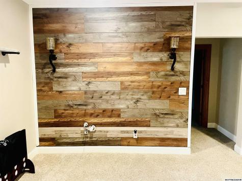 2348 Calloway Court Mason City IA 50401