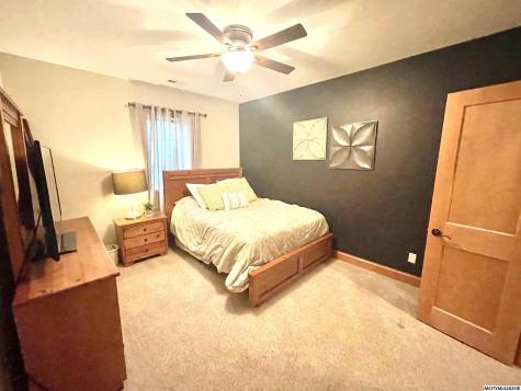 2348 Calloway Court Mason City IA 50401