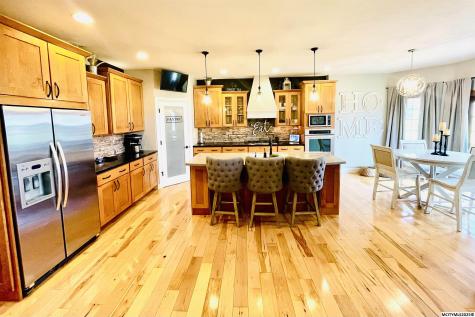 2348 Calloway Court Mason City IA 50401