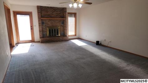 61 N Yorktown Pike Mason City IA 50401