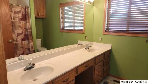 61 N Yorktown Pike Mason City IA 50401