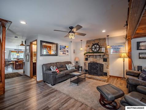 117 4th Avenue N Clear Lake IA 50428