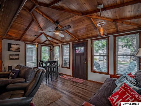 117 4th Avenue N Clear Lake IA 50428