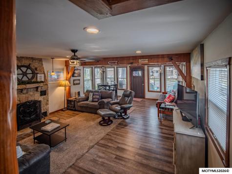 117 4th Avenue N Clear Lake IA 50428