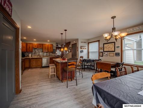 117 4th Avenue N Clear Lake IA 50428