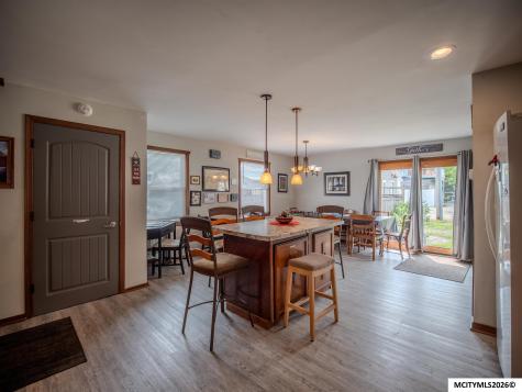 117 4th Avenue N Clear Lake IA 50428