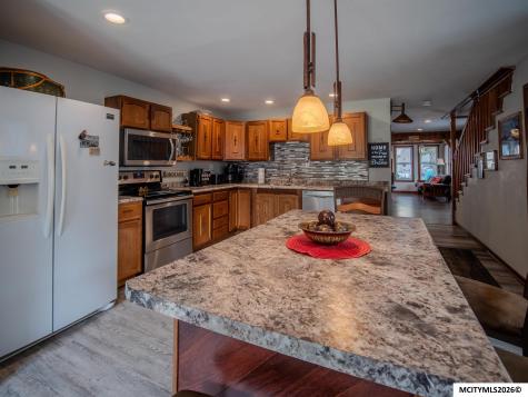 117 4th Avenue N Clear Lake IA 50428
