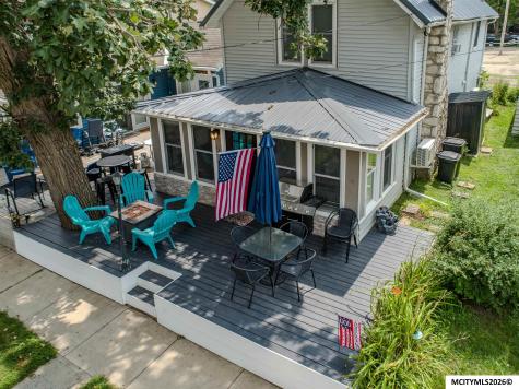 117 4th Avenue N Clear Lake IA 50428