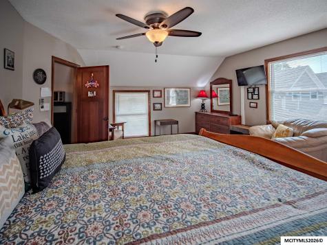 117 4th Avenue N Clear Lake IA 50428