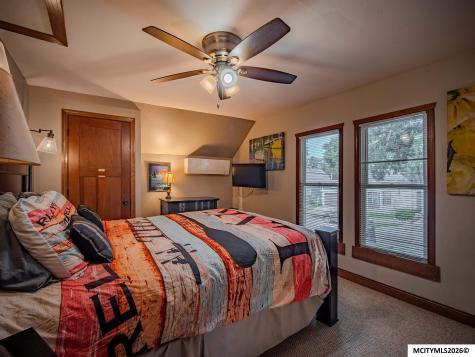 117 4th Avenue N Clear Lake IA 50428