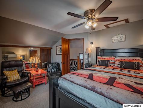 117 4th Avenue N Clear Lake IA 50428