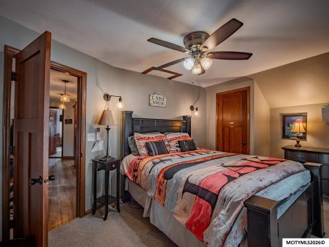 117 4th Avenue N Clear Lake IA 50428