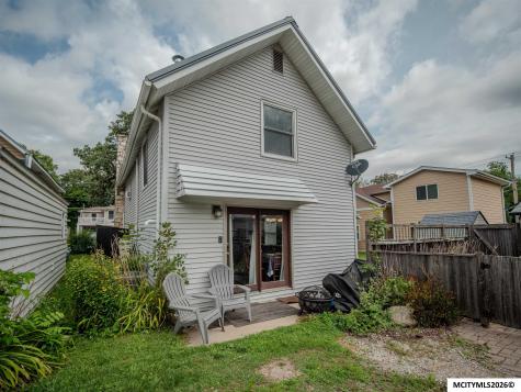 117 4th Avenue N Clear Lake IA 50428