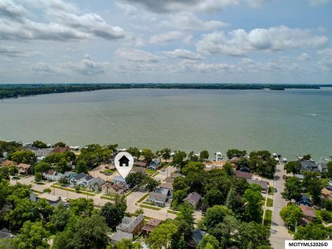 117 4th Avenue N Clear Lake IA 50428