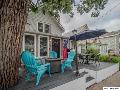 117 4th Avenue N Clear Lake IA 50428
