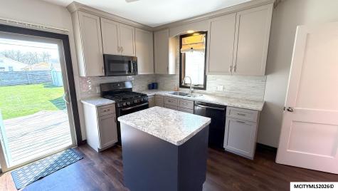 815 16th NE Mason City IA 50401