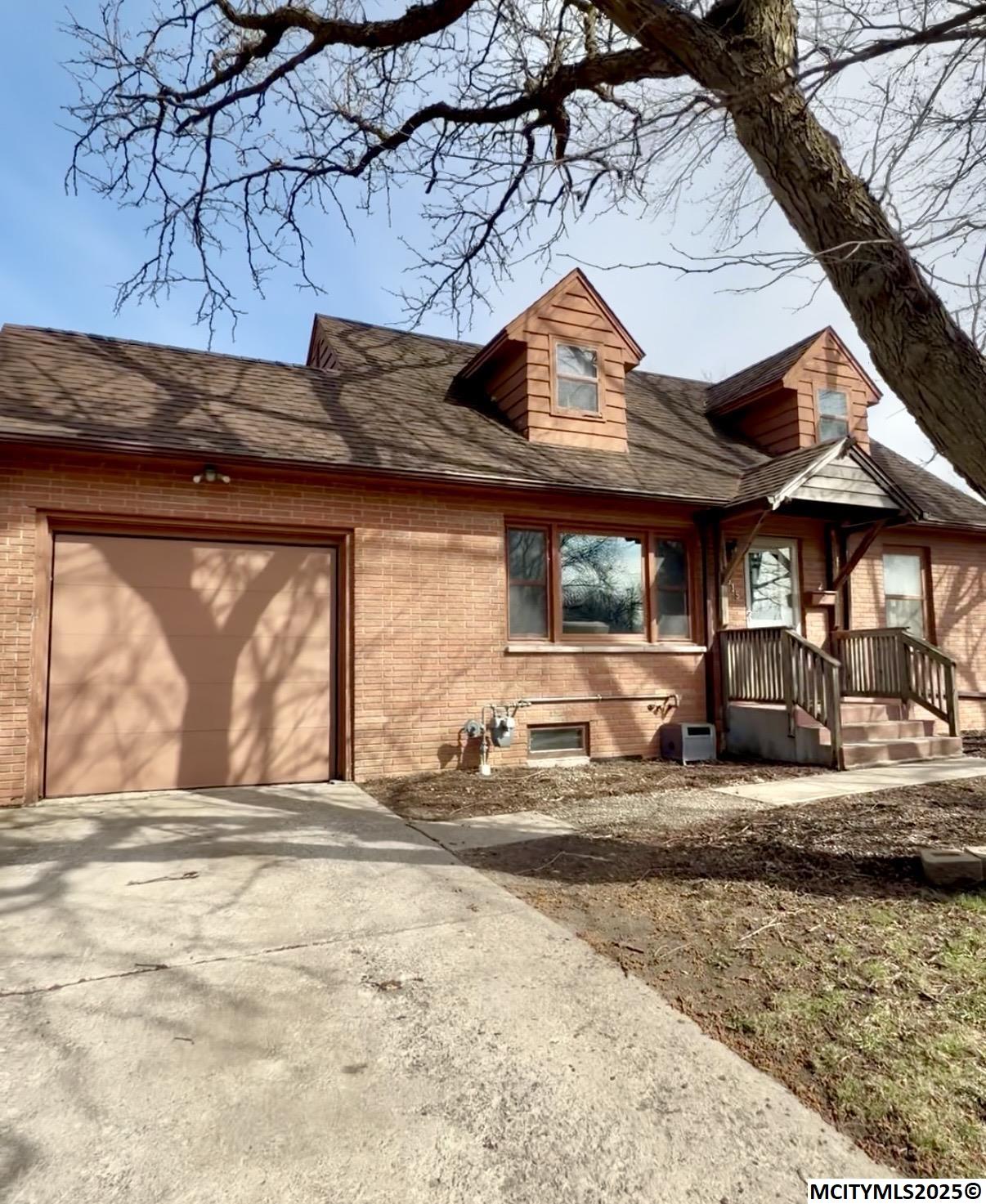 915 S Louisiana Mason City IA 50401