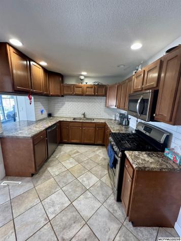 915 S Louisiana Mason City IA 50401