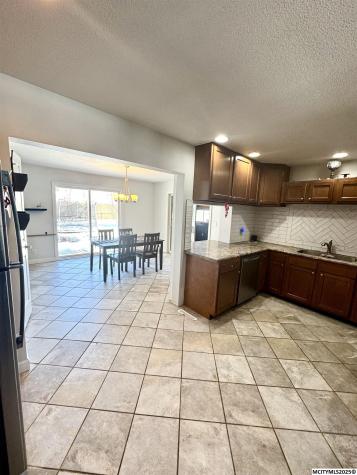 915 S Louisiana Mason City IA 50401