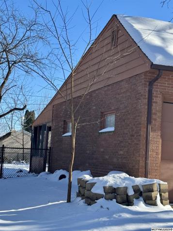 915 S Louisiana Mason City IA 50401