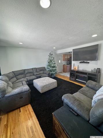 915 S Louisiana Mason City IA 50401