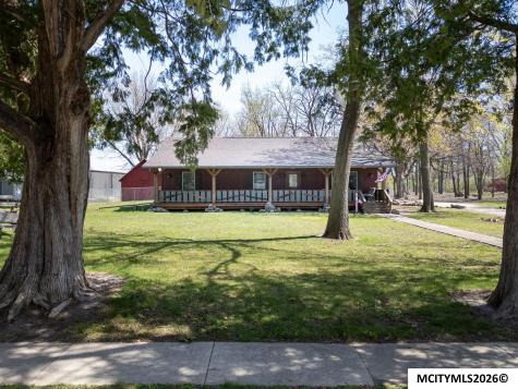 502 S 12th Street Clear Lake IA 50428