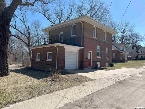 5 Willow Drive Mason City IA 50401