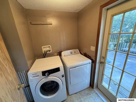 702 E 6th Street St. Ansgar IA 50472