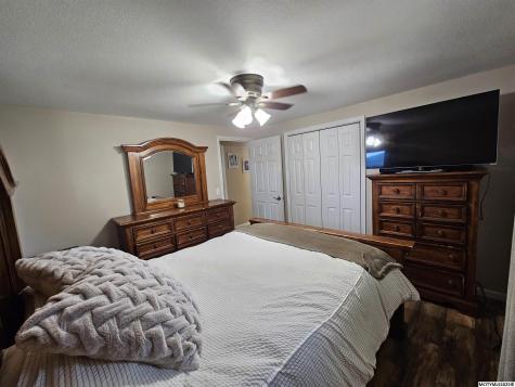 1526 10th SW Mason City IA 50401