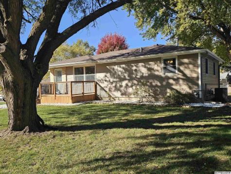 1526 10th SW Mason City IA 50401
