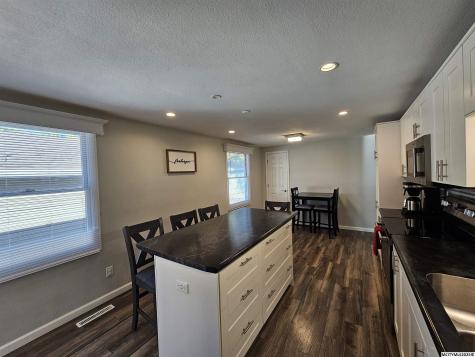 1526 10th SW Mason City IA 50401