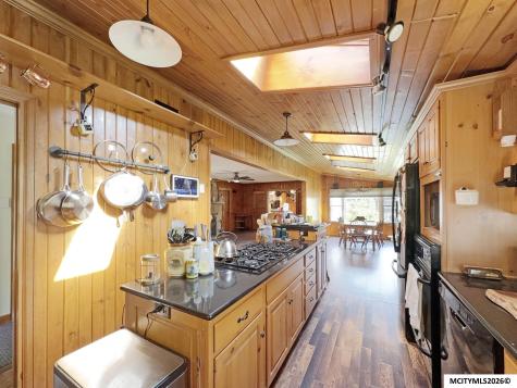 1431 Beeds Lake Drive Hampton IA 50441