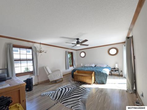 1431 Beeds Lake Drive Hampton IA 50441