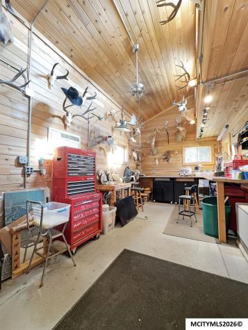 1431 Beeds Lake Drive Hampton IA 50441