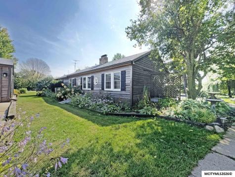 1431 Beeds Lake Drive Hampton IA 50441