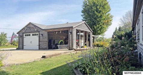 1431 Beeds Lake Drive Hampton IA 50441