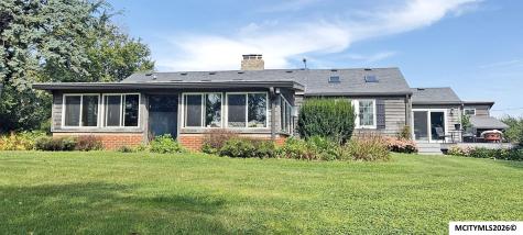 1431 Beeds Lake Drive Hampton IA 50441
