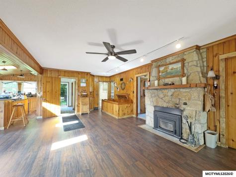1431 Beeds Lake Drive Hampton IA 50441