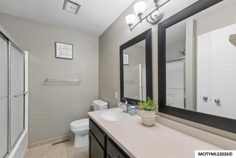 7 Woodbine Mason City IA 50401