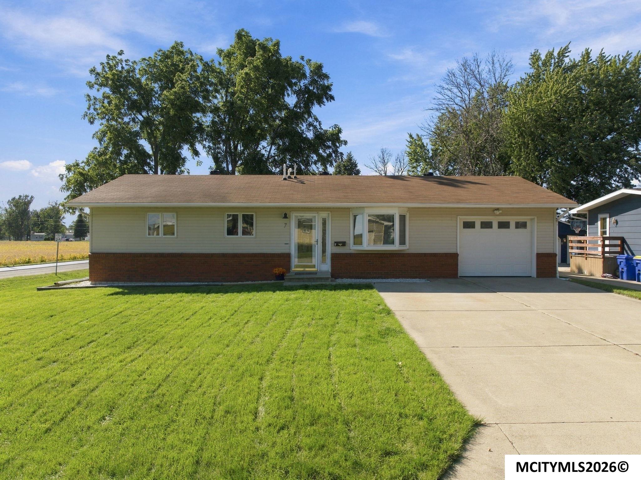 7 Parkwood Place Garner IA 50438