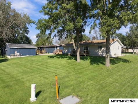 7 Parkwood Place Garner IA 50438
