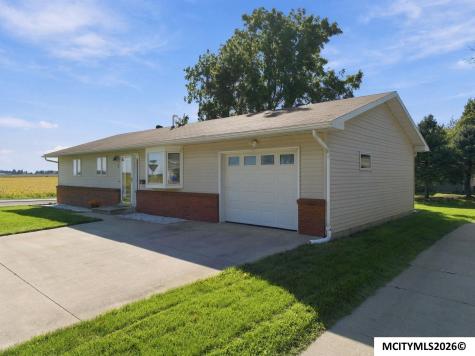 7 Parkwood Place Garner IA 50438